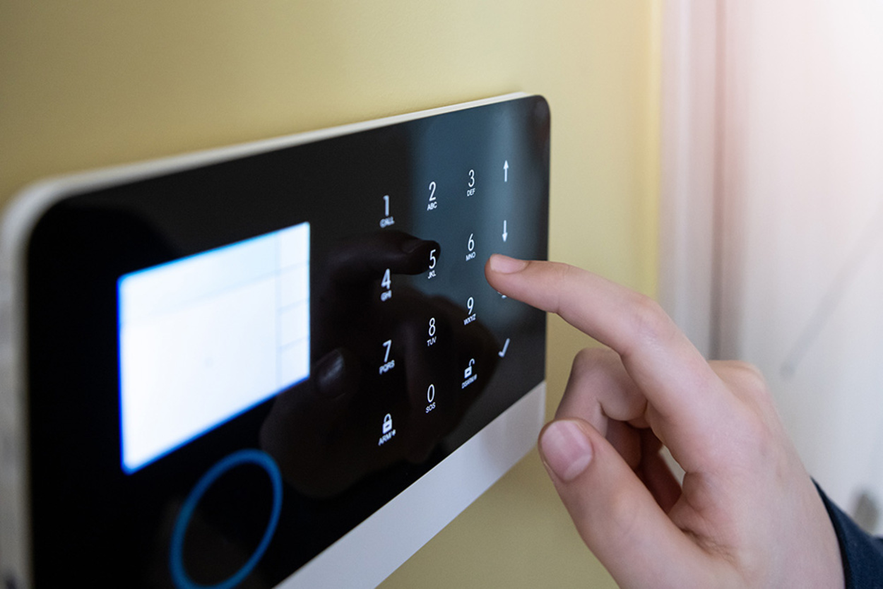 Alarm&shy;anlagen bei Muster Elektro in Musterstadt